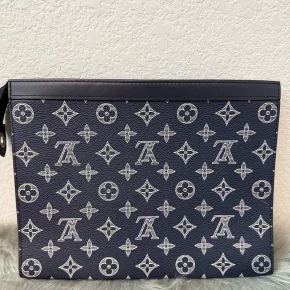 ❌❌SOLD ❌❌ Louis Vuitton x Chapman Brothers Lion Monogram Clutch 10.5x8x2 - Picture 3 of 12